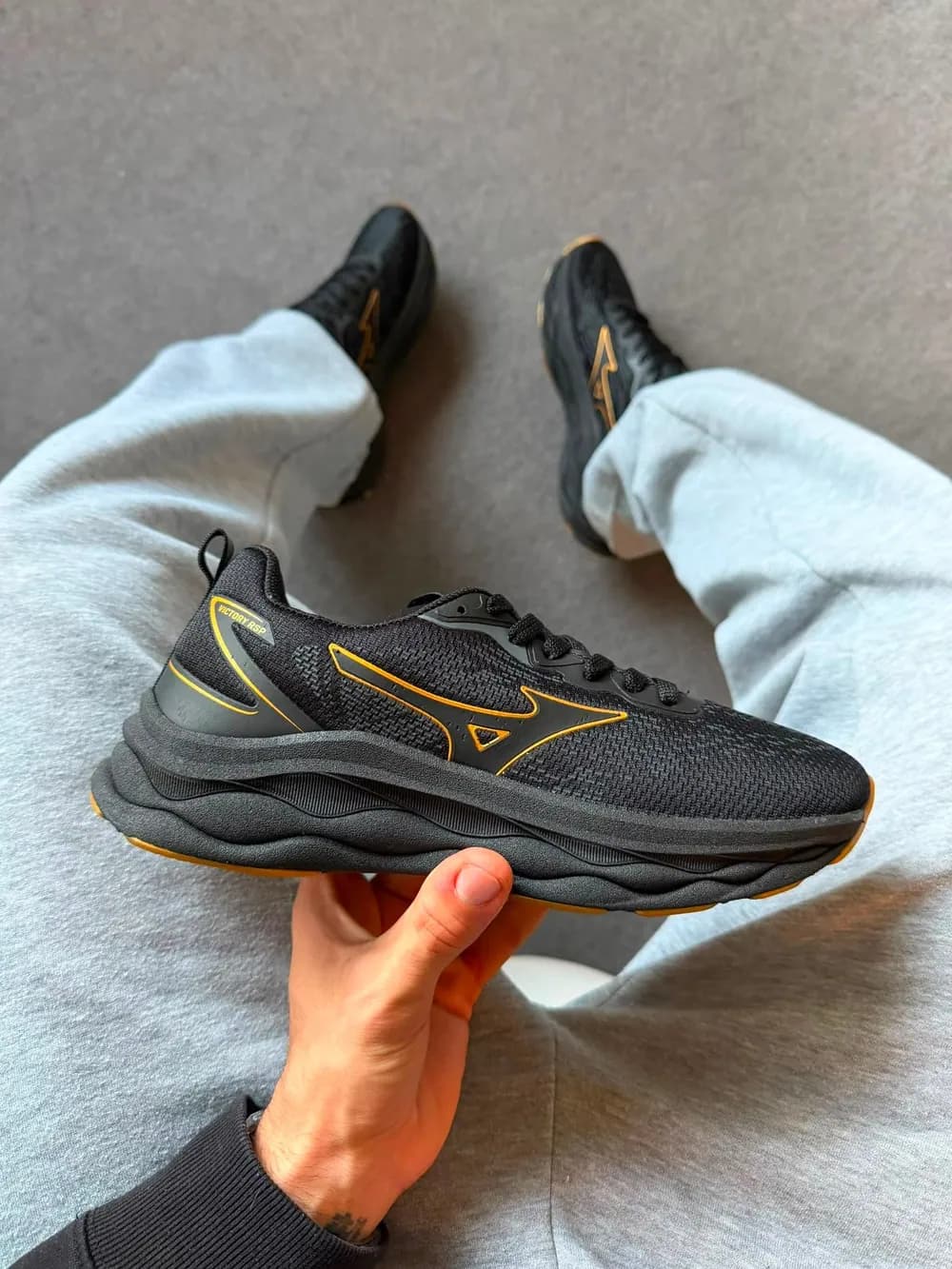 Mizuno Victory RSP Preto/Ouro — foto 1