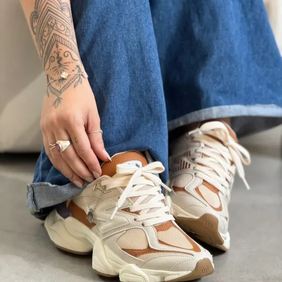 Tênis New Balance 9060 Sintético Off/Caramelo