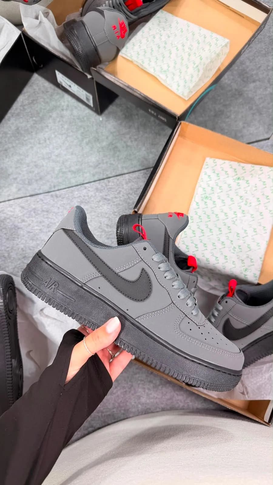 Tênis Nike Air Force Chumbo /Vermelho — foto 1