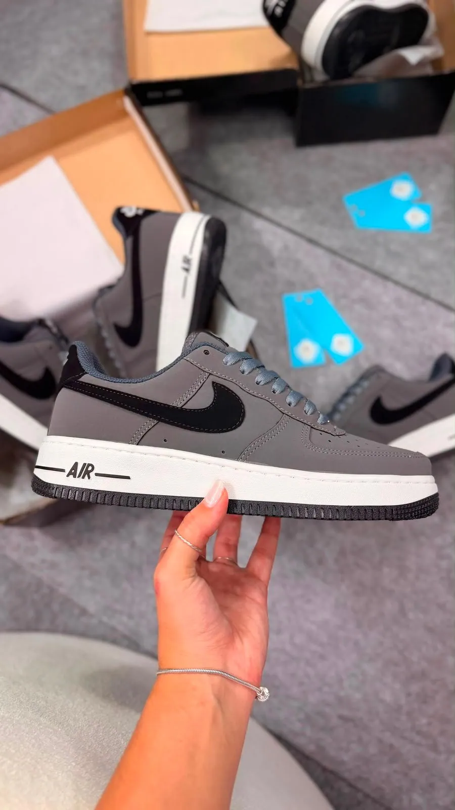 Tênis Nike Air Force Grafite/Preto — foto 3