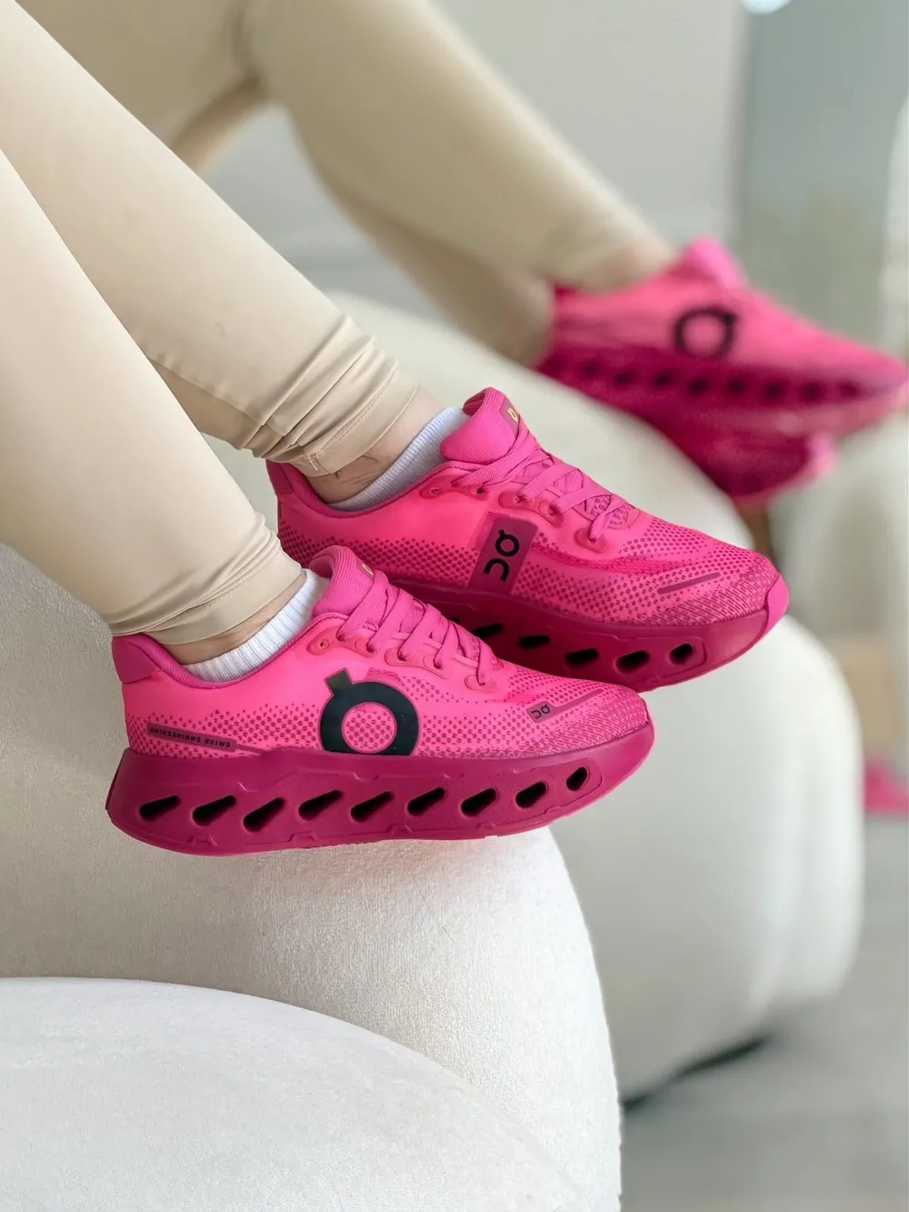 Tênis On cloudsurfer Max Premium feminino — foto 4