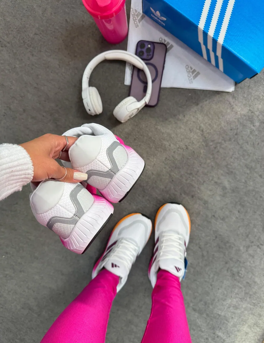 Tênis Run Falcon Branco/Pink/Laranja — foto 2