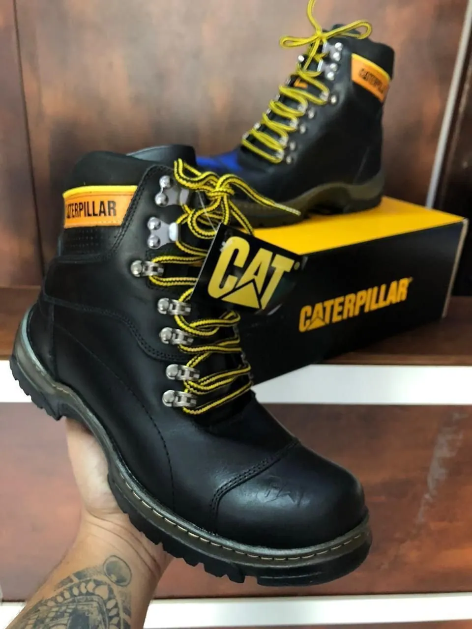 Bota Caterpillar 2061 Couro — foto 2