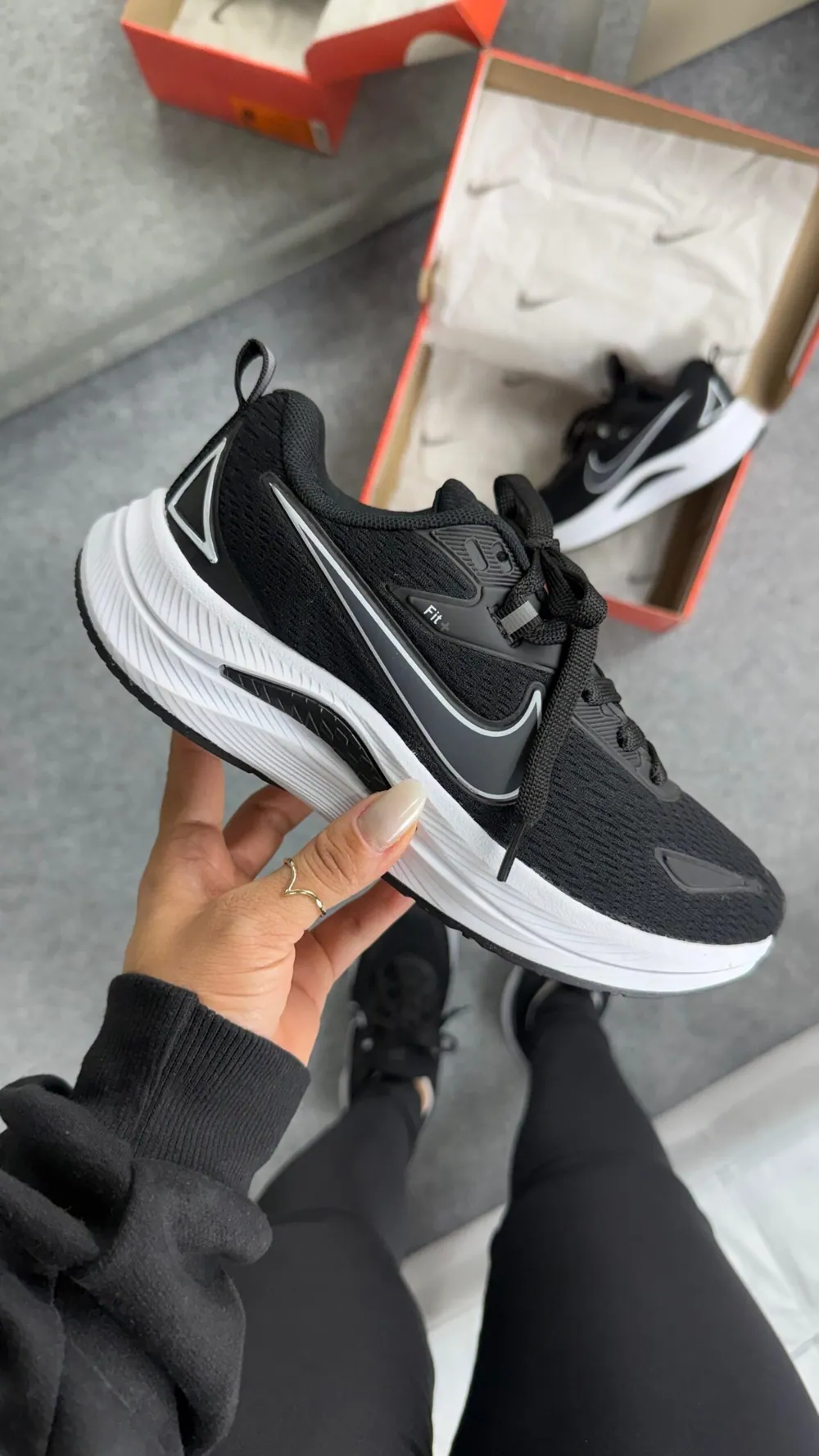 Nike Fit EST 1972 — foto 3