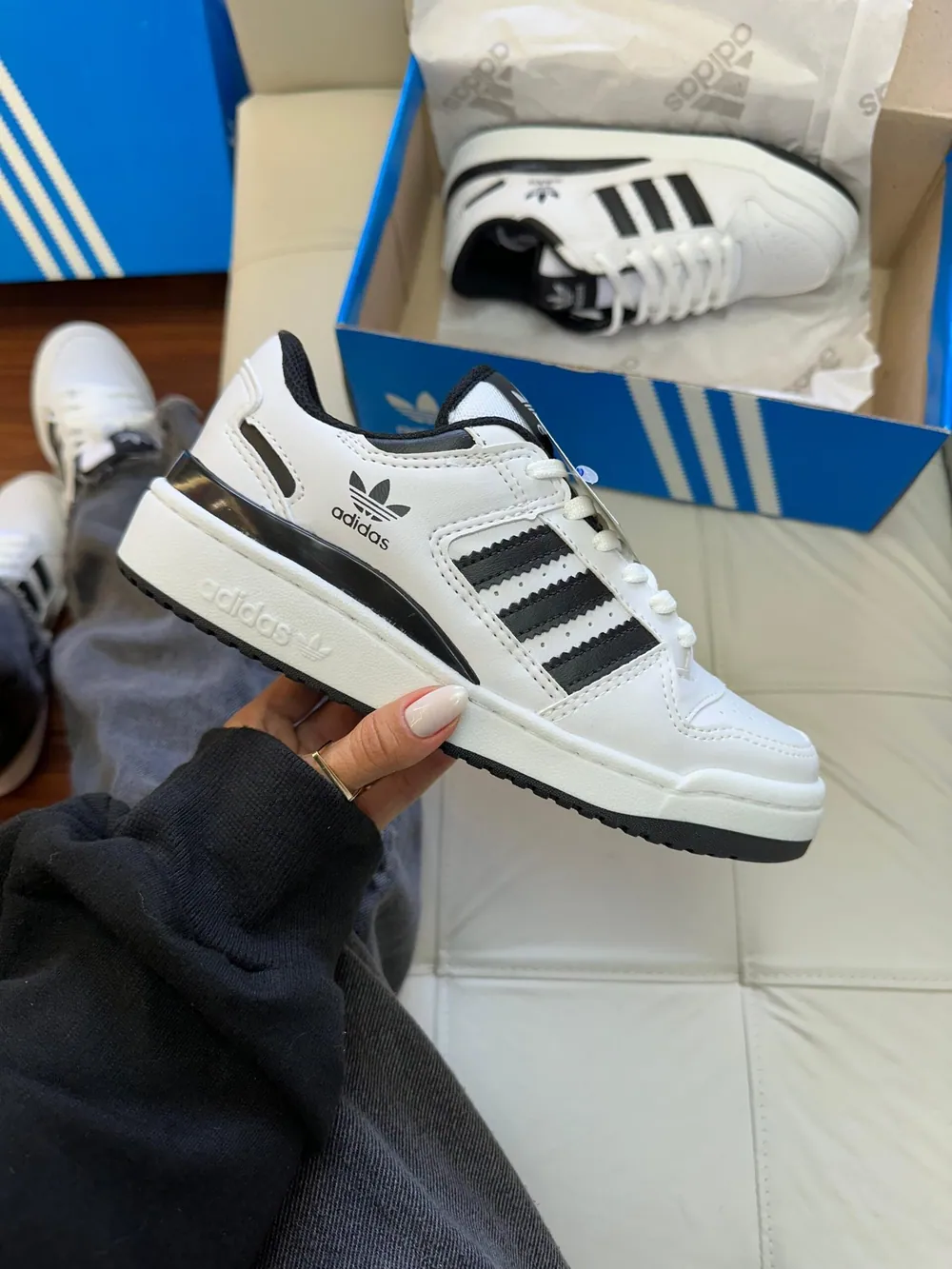 Tênis Adidas Fórum Branco/Preto — foto 1