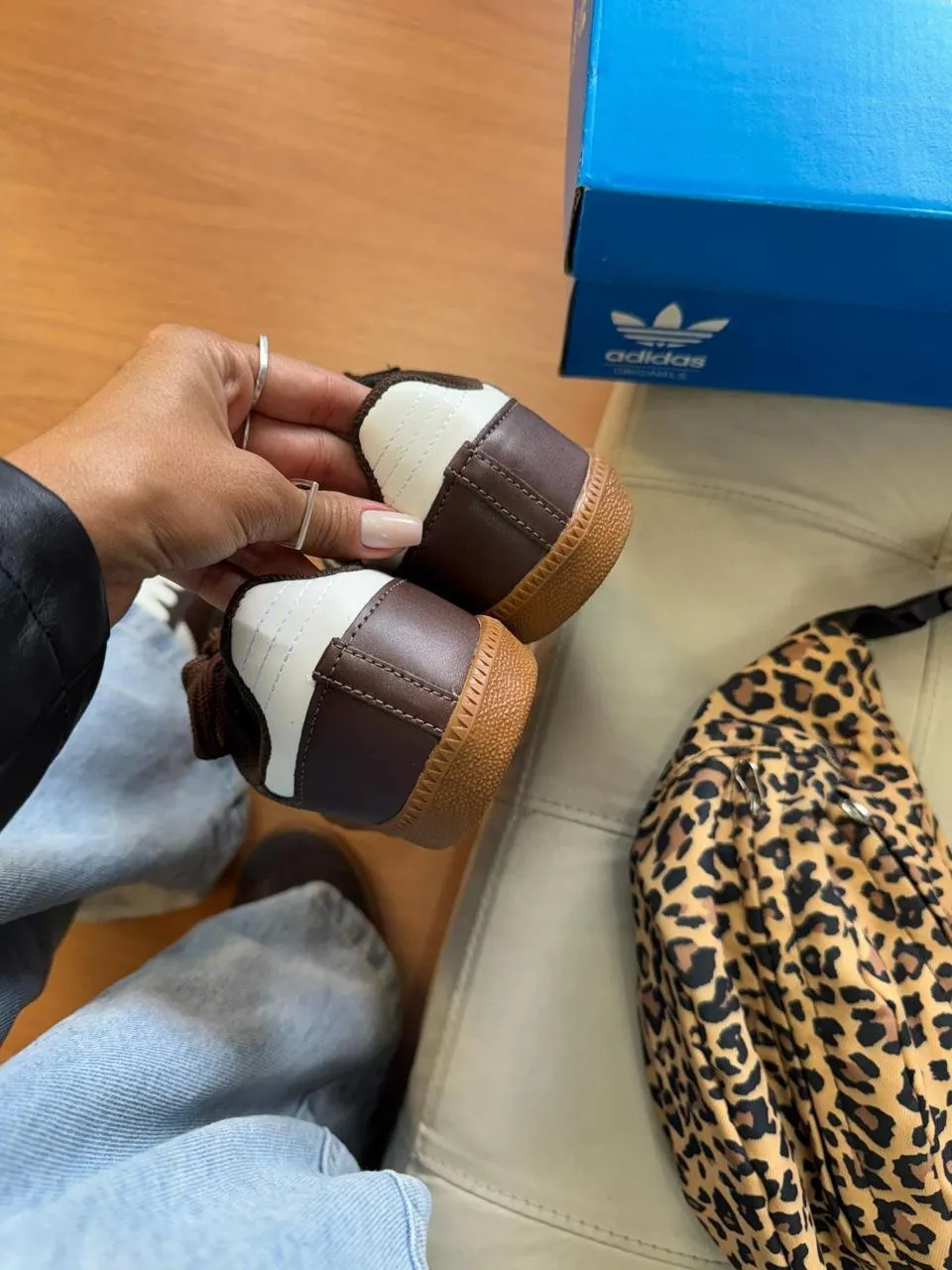 Tênis Adidas Samba Sintético Feminino Café — foto 5