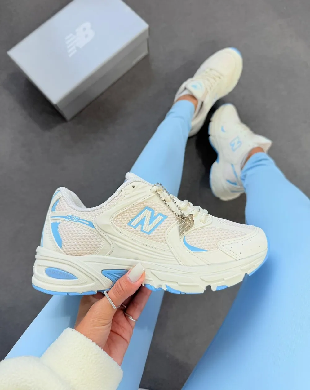 Tênis New balance 530 sintético Off/ Azul — foto 3