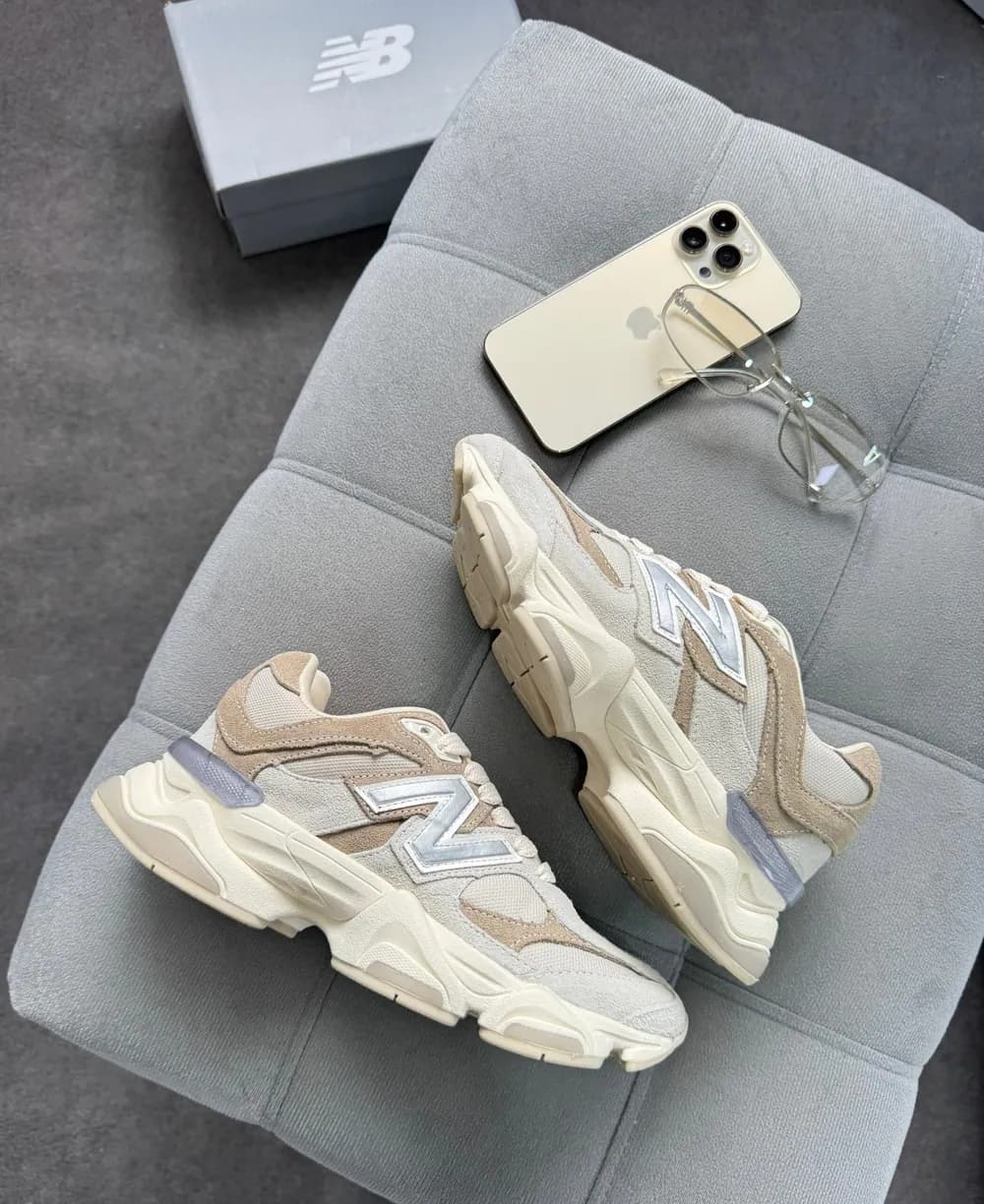 Tênis New Balance 9060 Couro Bege/Cinza — foto 4