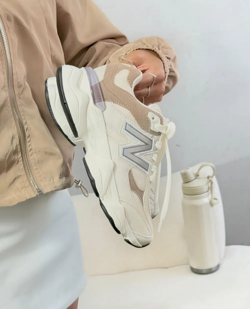 Tênis New Balance 9060 Sintético OFF/CASTOR — foto 1