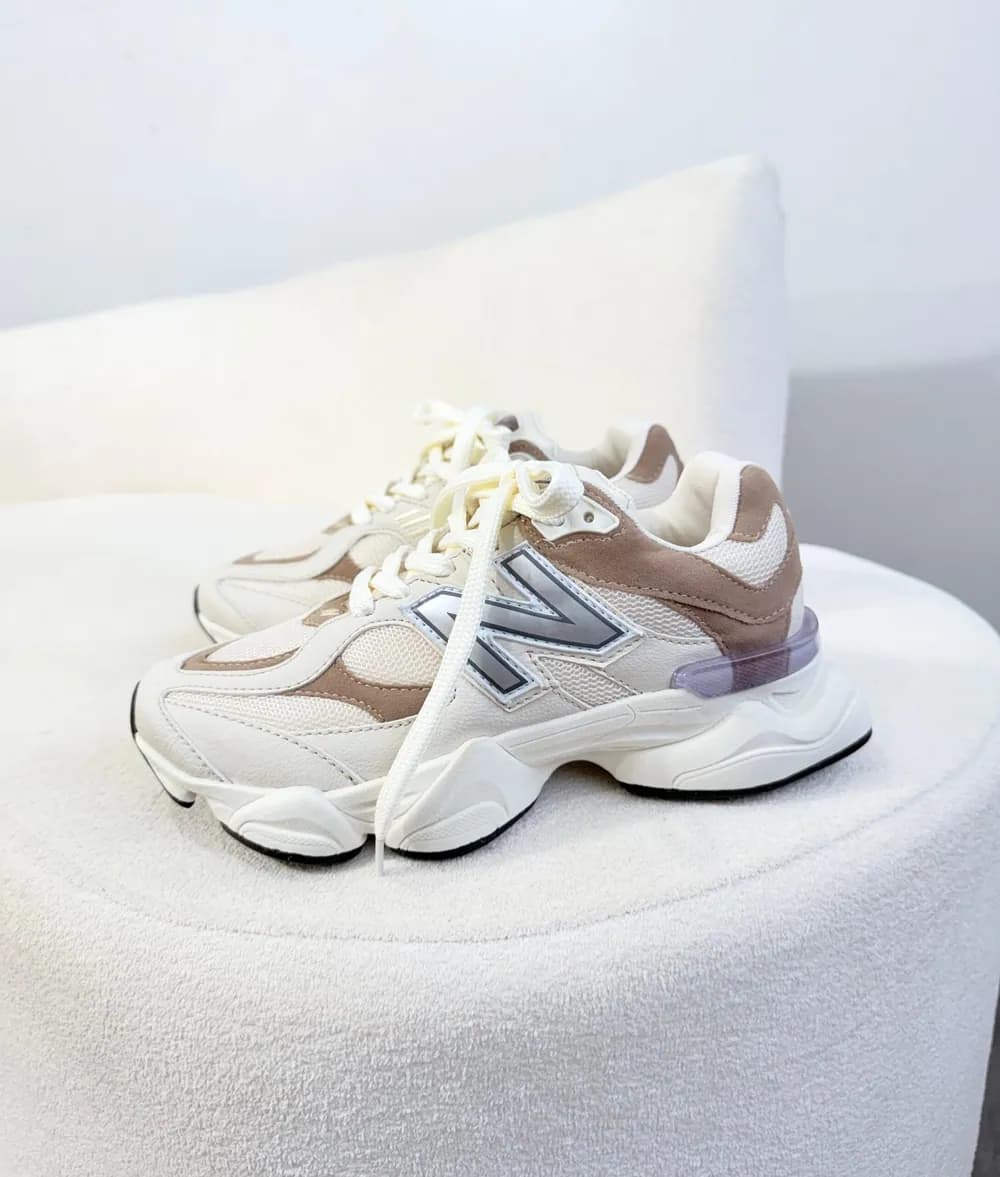Tênis New Balance 9060 Sintético OFF/CASTOR — foto 3