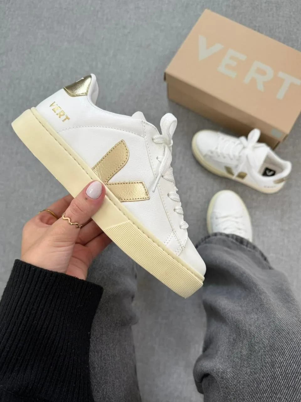 Tênis Vert Cadarço Feminino Branco/Ouro — foto 1